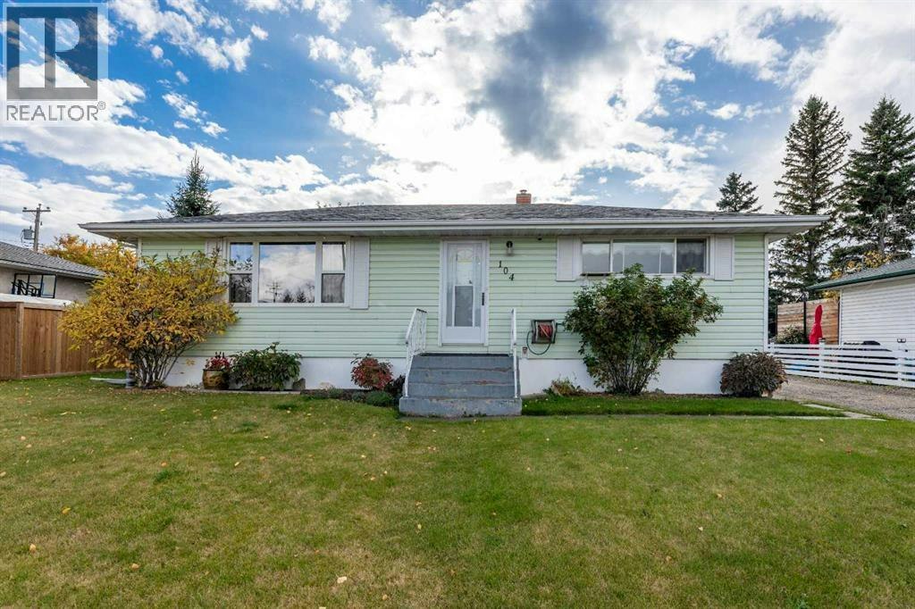 104 Fraser Street, Hinton Hill, AB, T7V 1B7