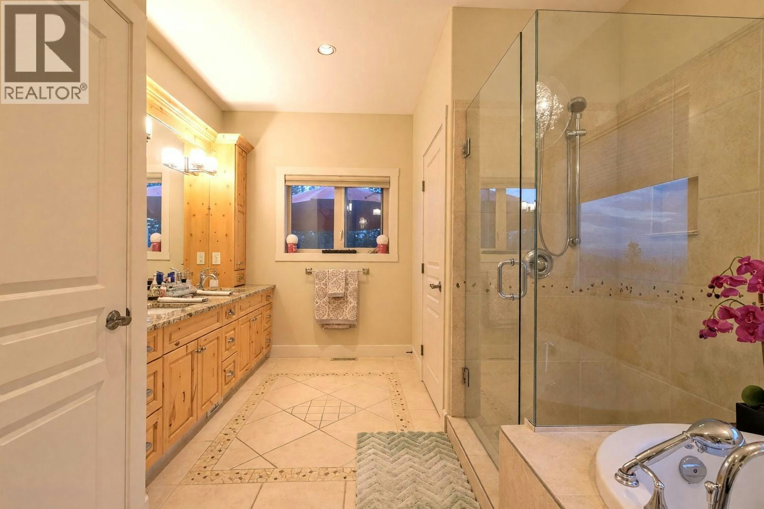 3420 Camelback Drive, Kelowna, BC, V1X 8A8 - 50