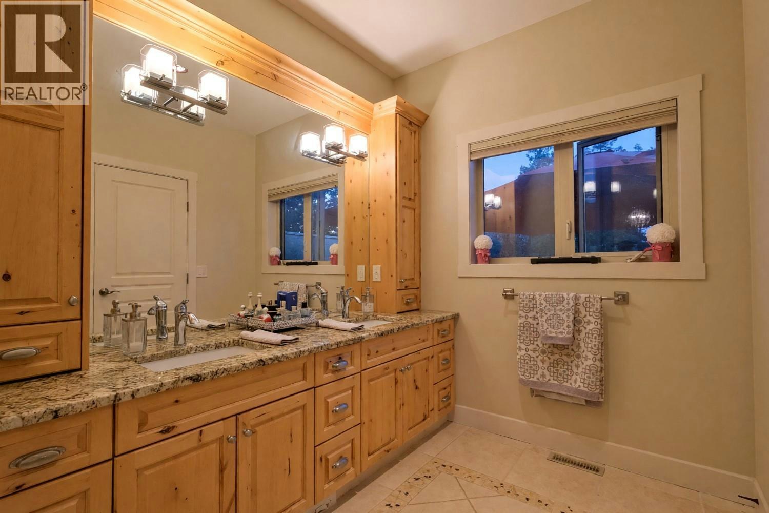 3420 Camelback Drive, Kelowna, BC, V1X 8A8 - 51