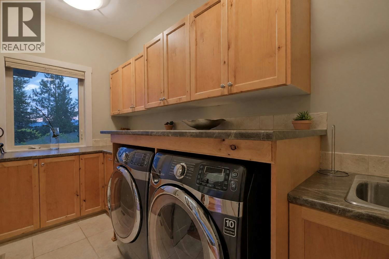 3420 Camelback Drive, Kelowna, BC, V1X 8A8 - 44
