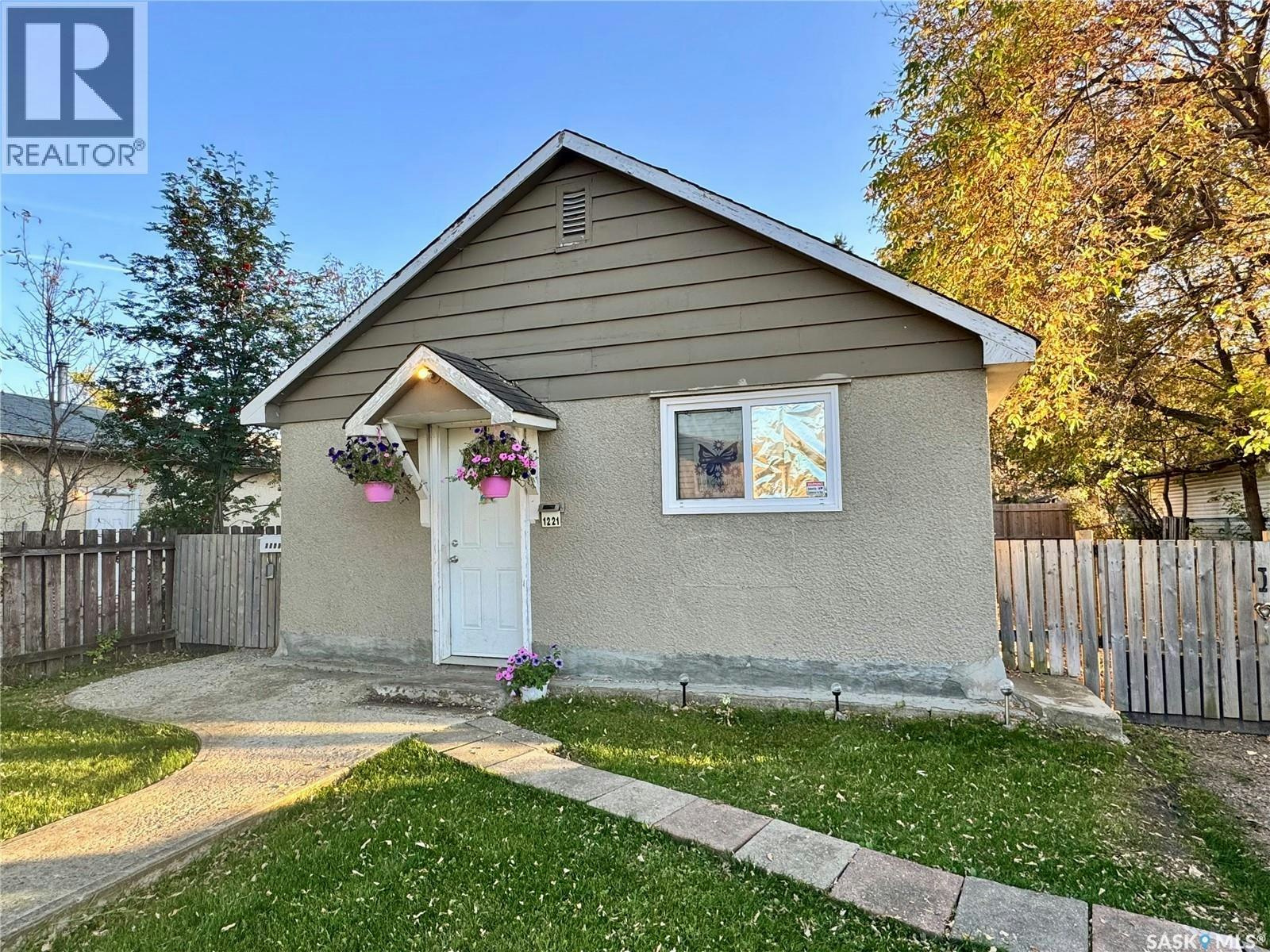1221 14th Street W, Prince Albert, SK, S6V 3M8