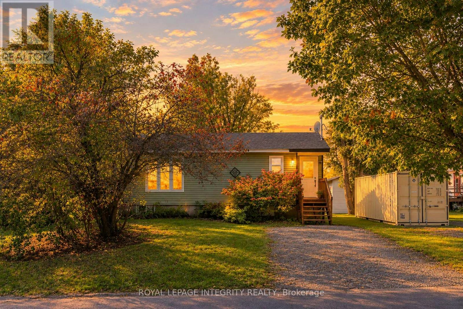 32 Phillips Street, Braeside, ON, K0A 1G0