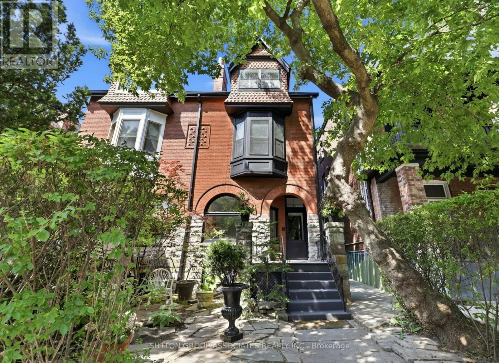 492 Euclid Avenue, Toronto, ON, M6G 2S9