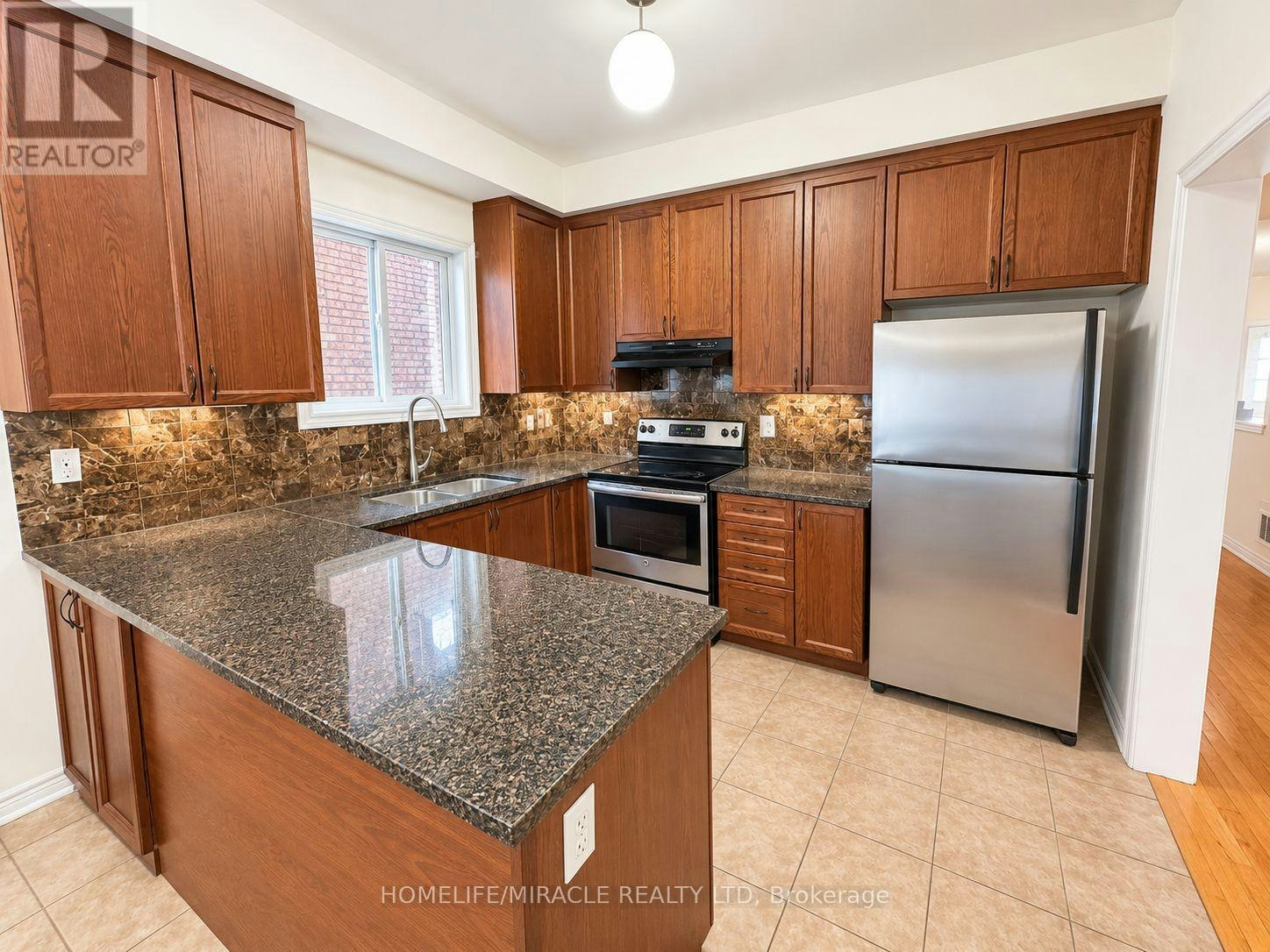 MAIN-56 Baycliffe Drive, Whitby, ON, L1P 0B2 3