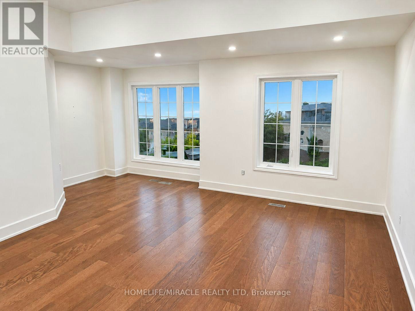 MAIN-56 Baycliffe Drive, Whitby, ON, L1P 0B2 4