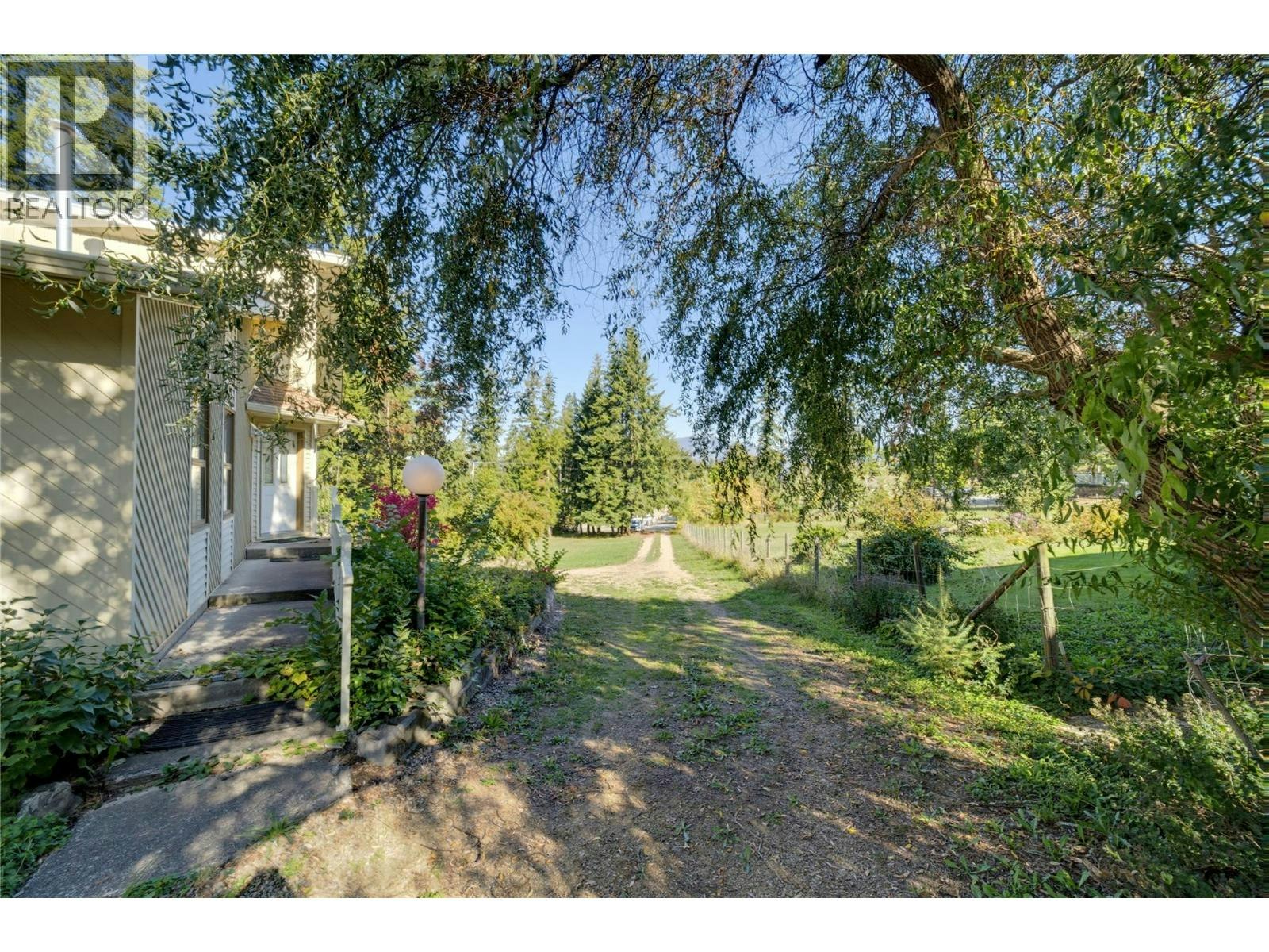 370 SE 10 Avenue, Salmon Arm, BC, V1E 2C3 - 72