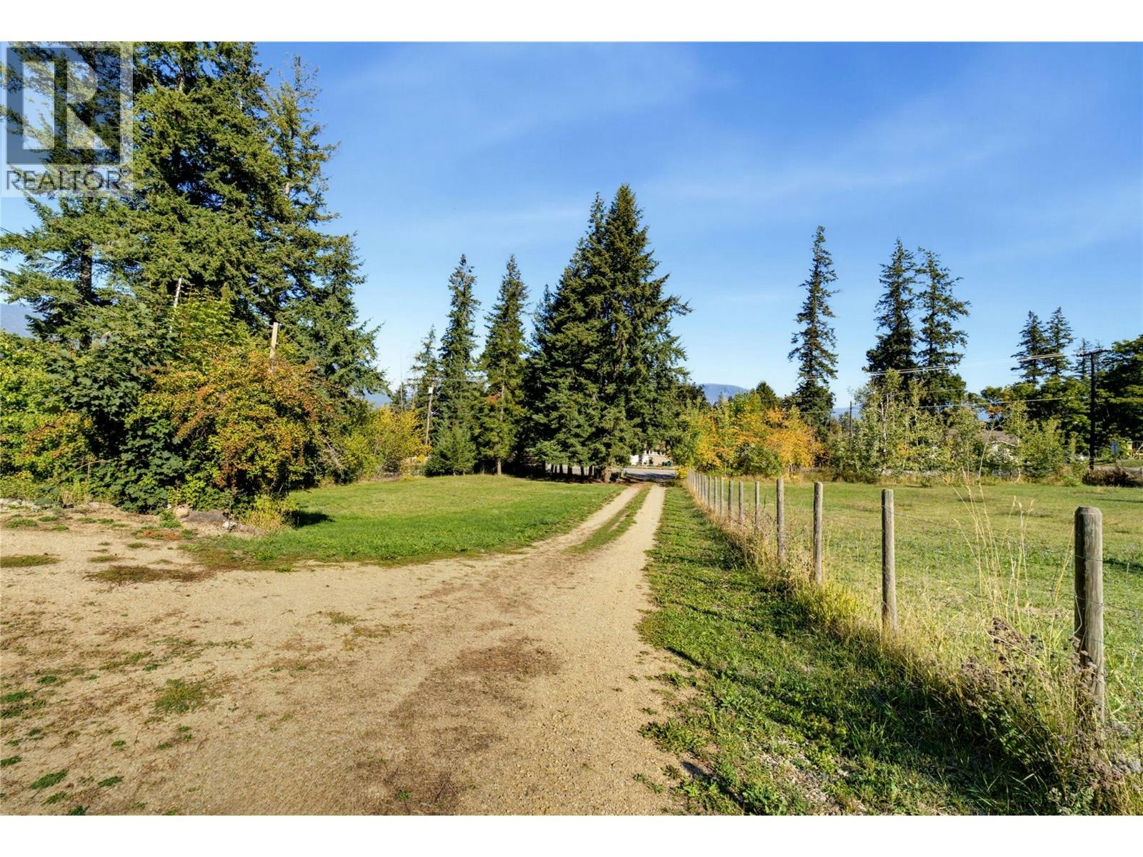 370 SE 10 Avenue, Salmon Arm, BC, V1E 2C3 - 75
