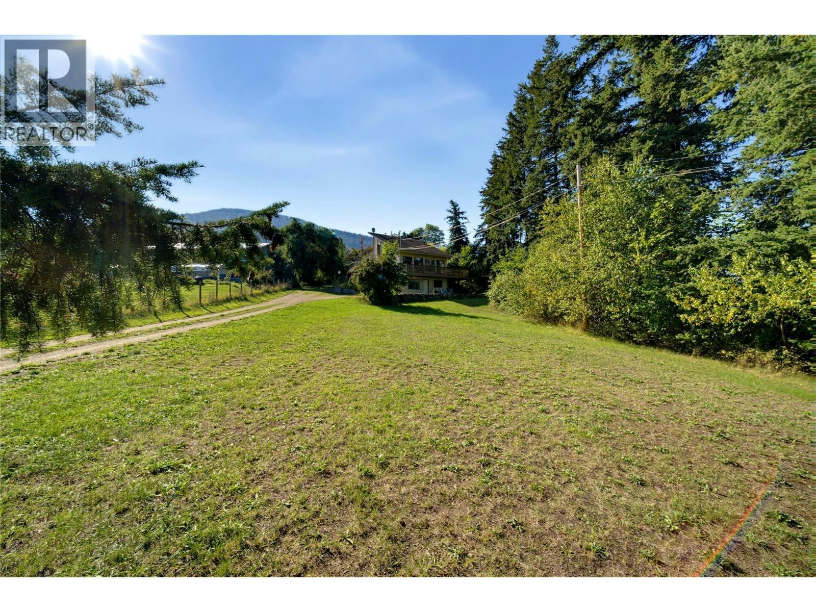370 SE 10 Avenue, Salmon Arm, BC, V1E 2C3 - 82
