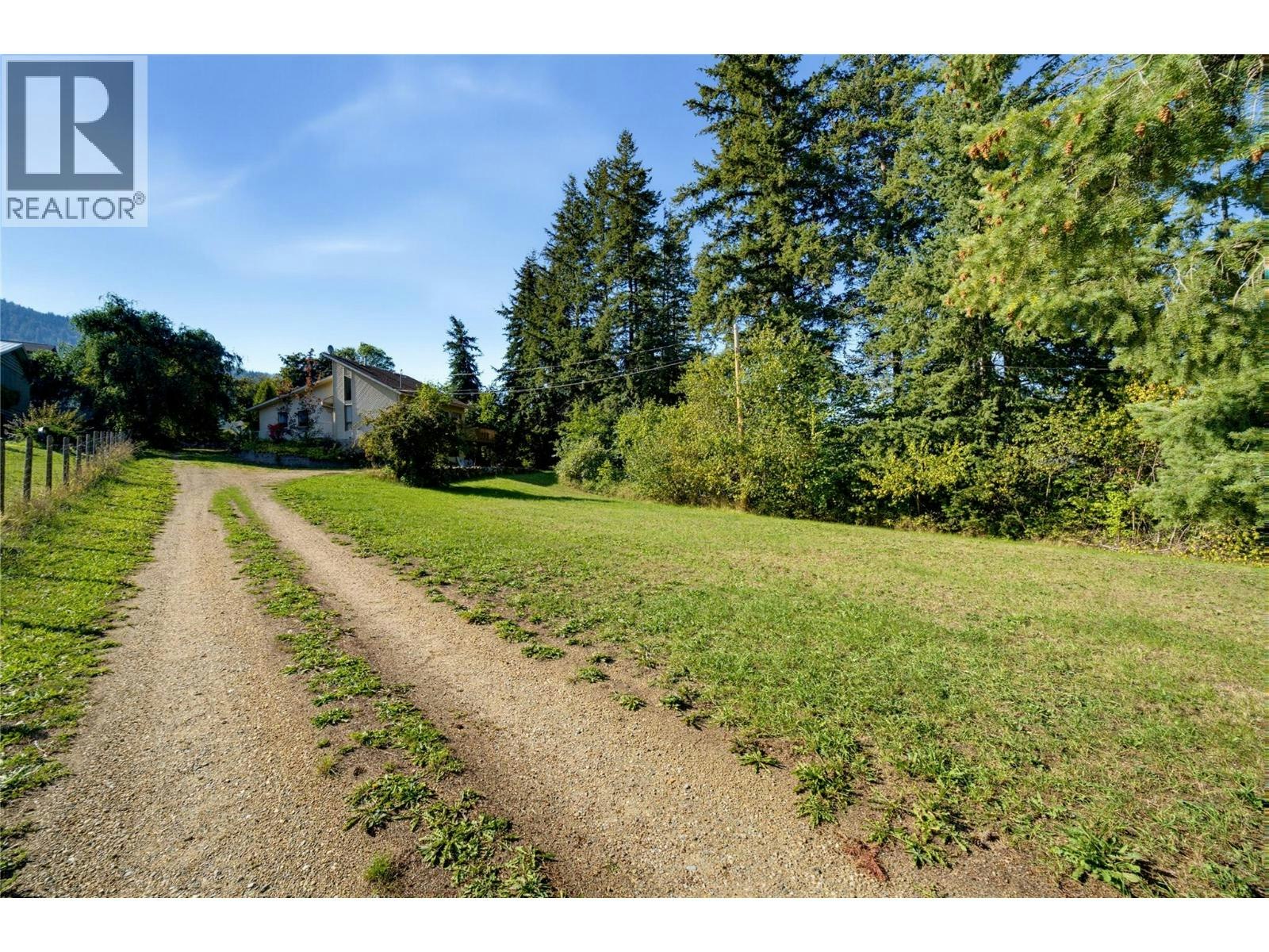 370 SE 10 Avenue, Salmon Arm, BC, V1E 2C3 - 84
