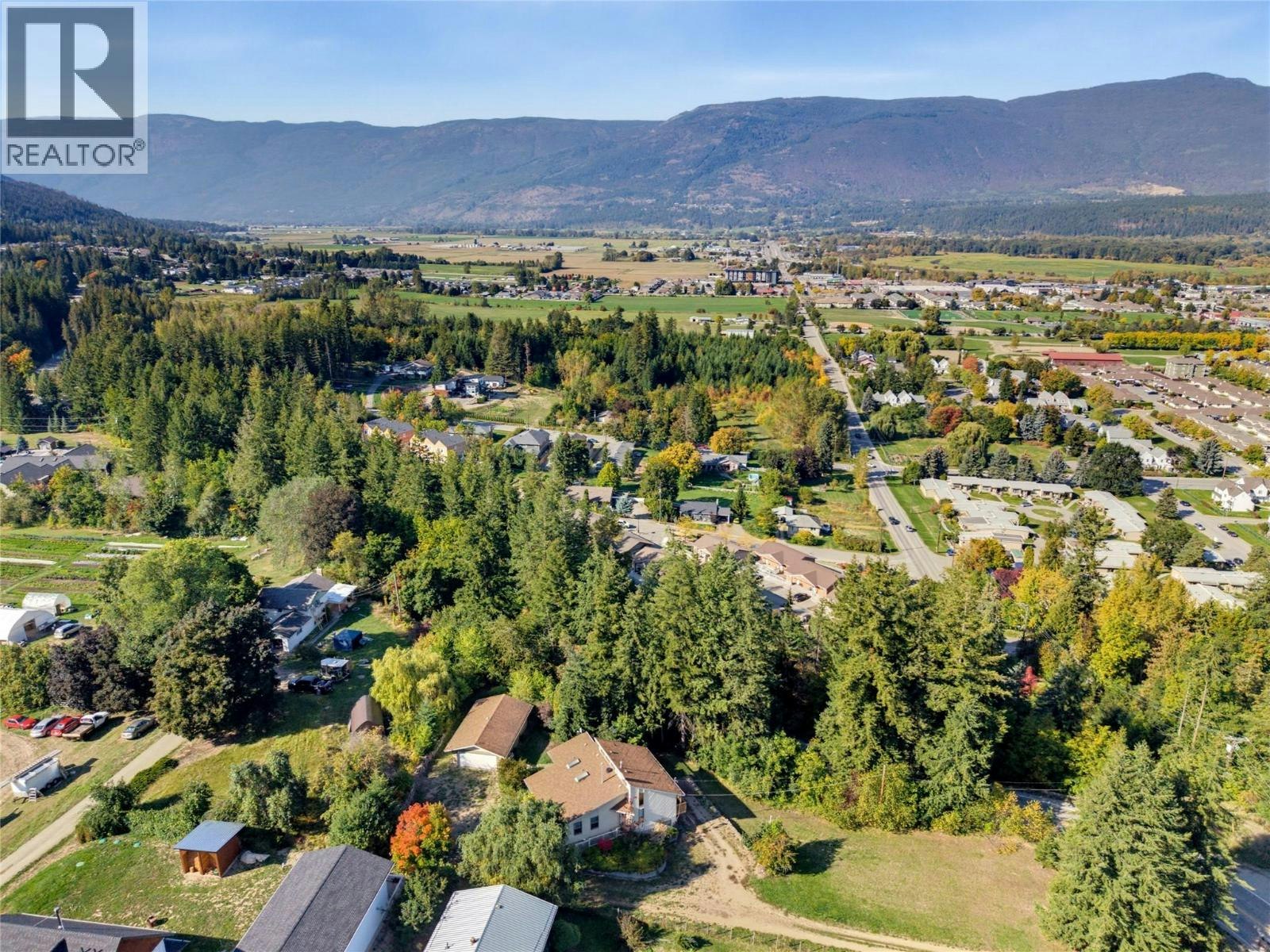 370 SE 10 Avenue, Salmon Arm, BC, V1E 2C3 - 48