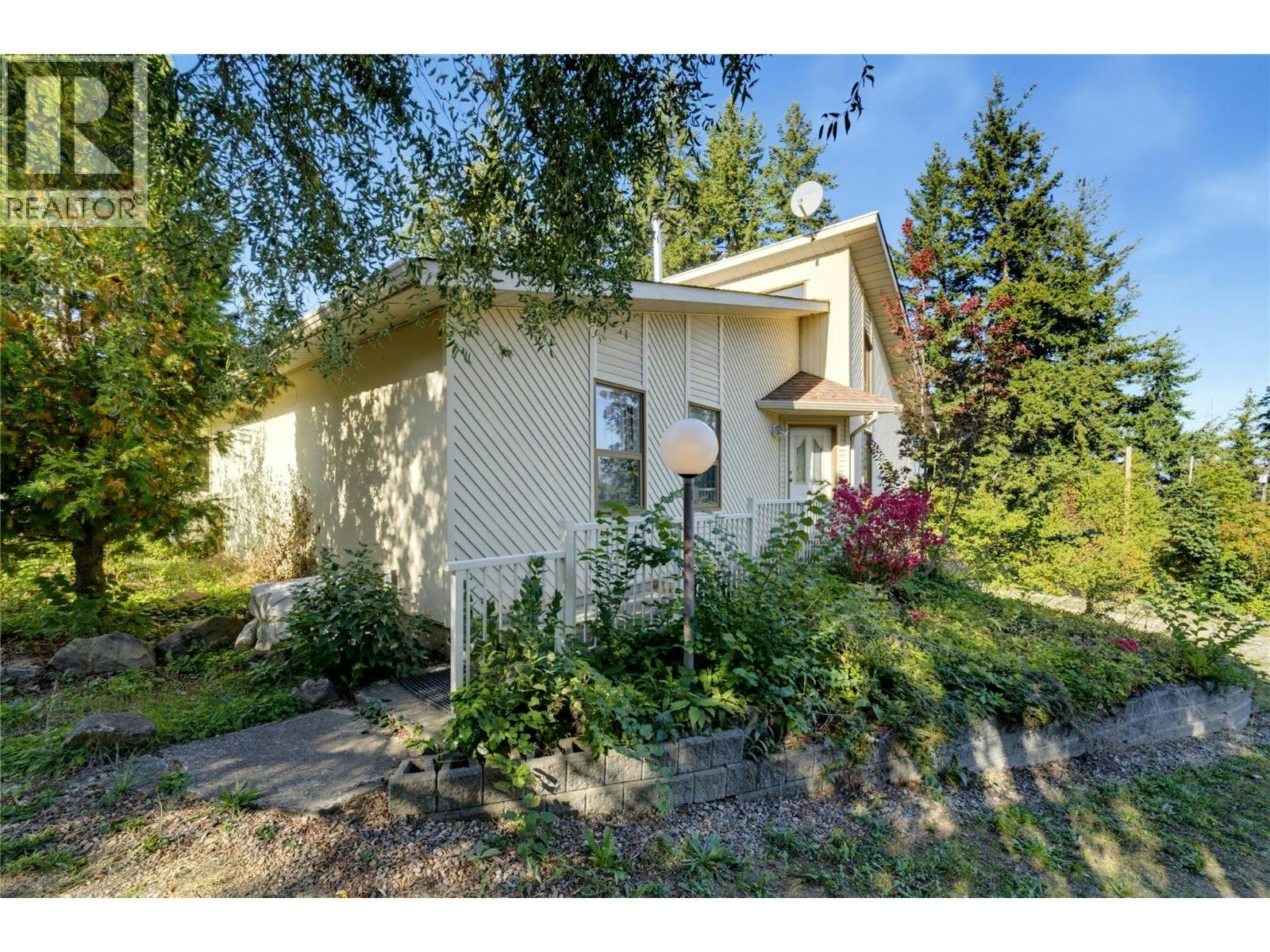 370 SE 10 Avenue, Salmon Arm, BC, V1E 2C3 - 73