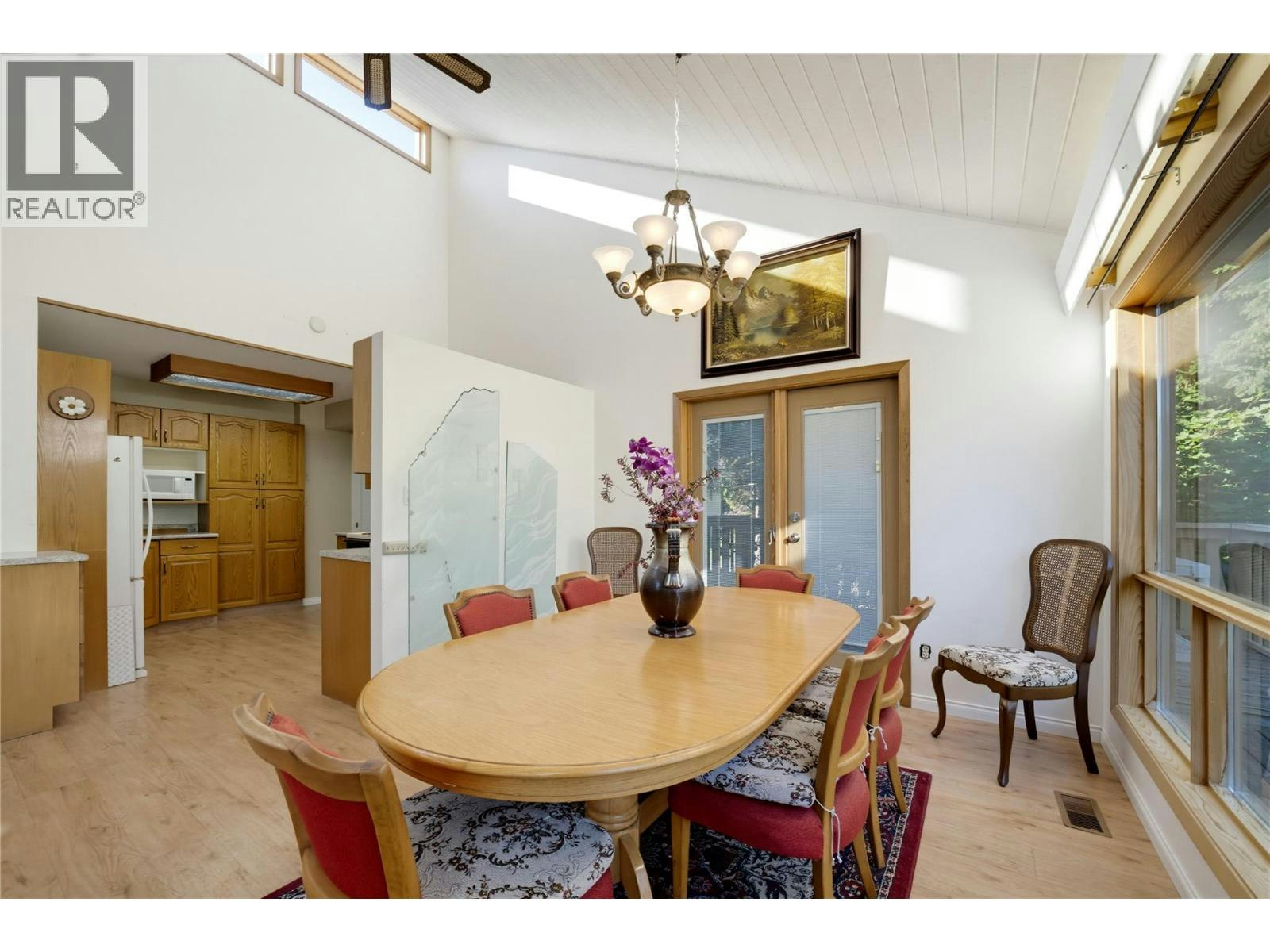 370 SE 10 Avenue, Salmon Arm, BC, V1E 2C3 - 11