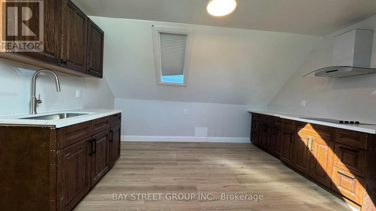 2-5737 Stanley Avenue, Niagara Falls, ON, L2G 3X6 - 4
