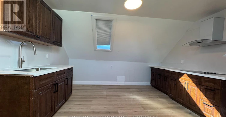 2-5737 Stanley Avenue, Niagara Falls, ON, L2G 3X6 - 4