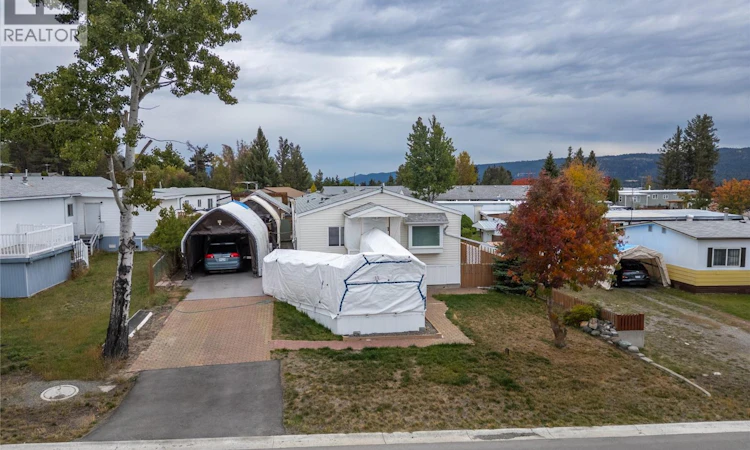 11 Topaz Crescent