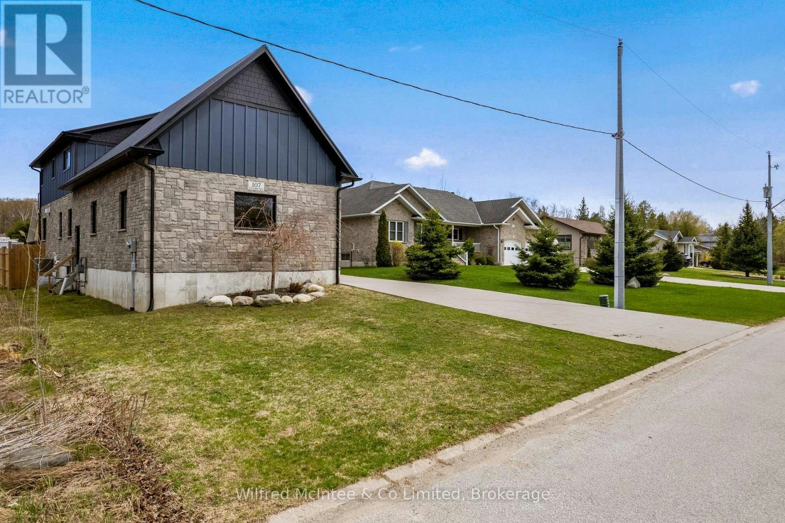 107 Ottawa Avenue, Saugeen Shores, ON, N0H 2L0 - 2
