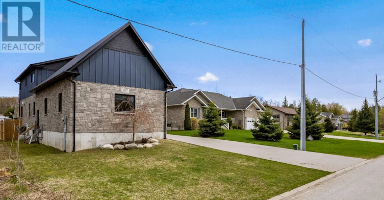 107 Ottawa Avenue, Saugeen Shores, ON, N0H 2L0 - 2