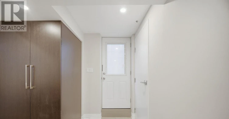 3008 Britannia Road W, Mississauga, ON, L5M 6K2 - 2
