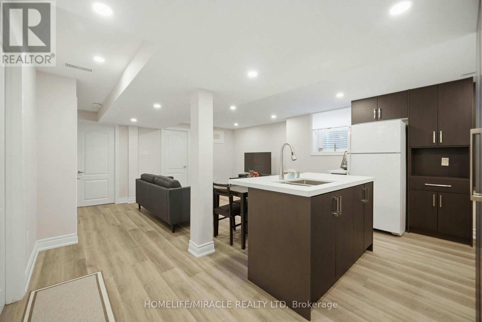 3008 Britannia Road W, Mississauga, ON, L5M 6K2 - 3