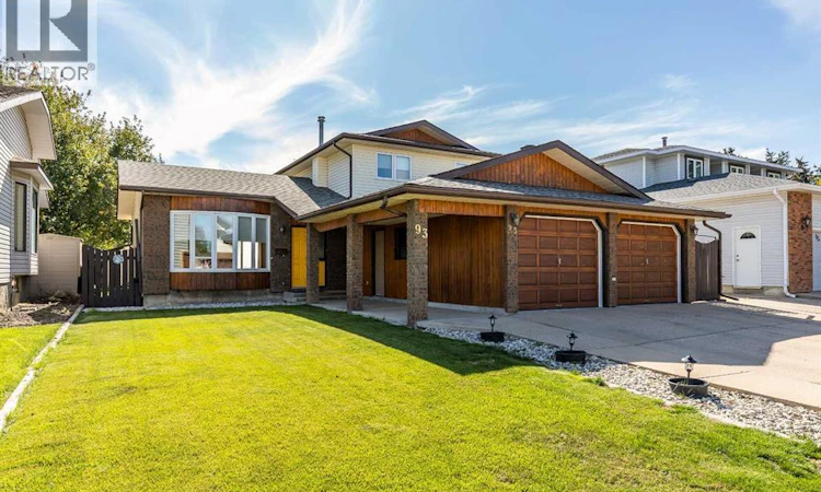 93 Shaw Crescent SE