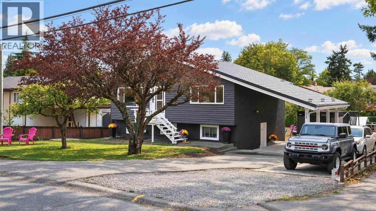558 Kenneth Street, Saanich, BC, V8Z 2B7