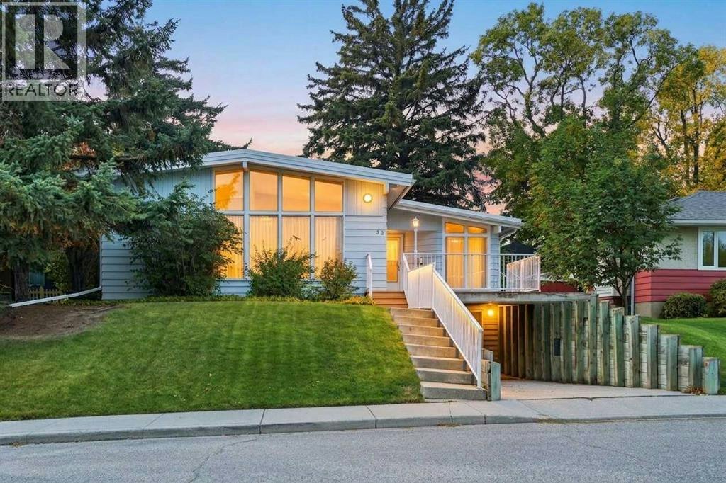 35 Cornwallis Drive NW, Calgary, AB, T2K 1T6