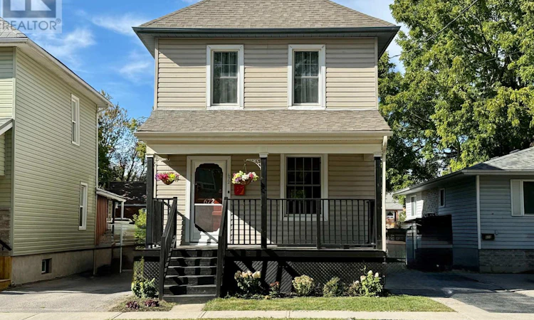 672 Romaine Street