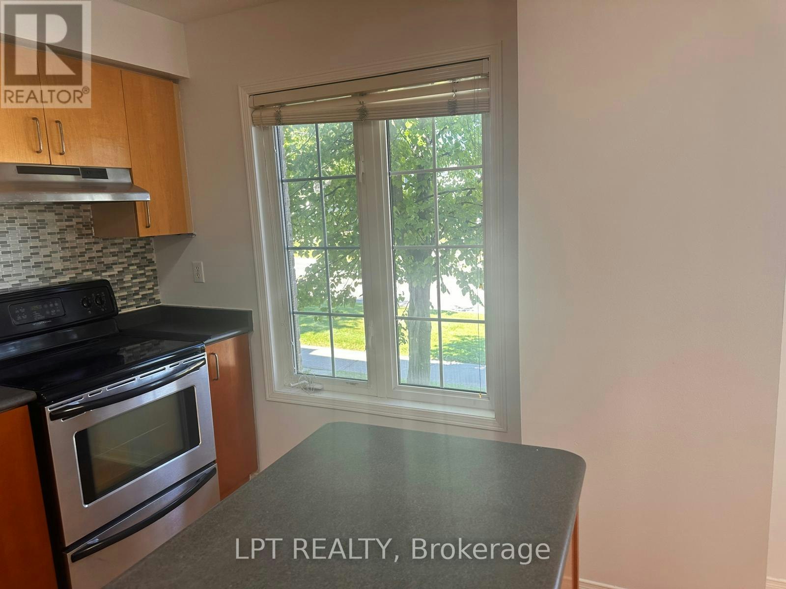24-735 Sheppard Avenue, Pickering, ON, L1V 7K5 - 10