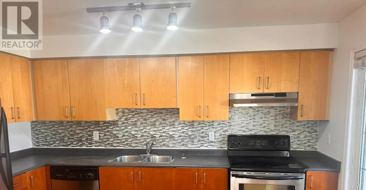 24-735 Sheppard Avenue, Pickering, ON, L1V 7K5 - 9