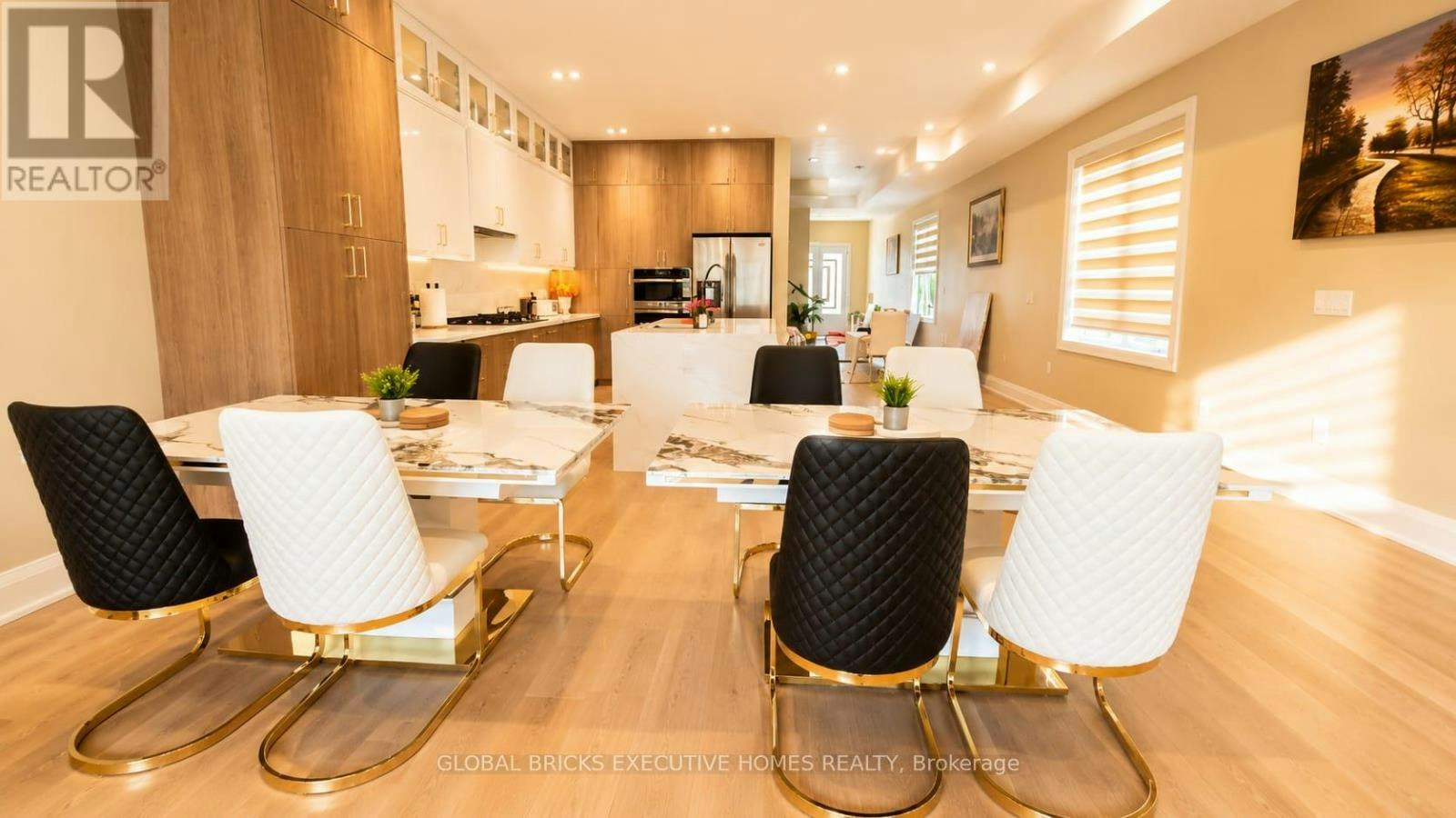 25A Pine Avenue N, Mississauga, ON, L5H 2P9 4
