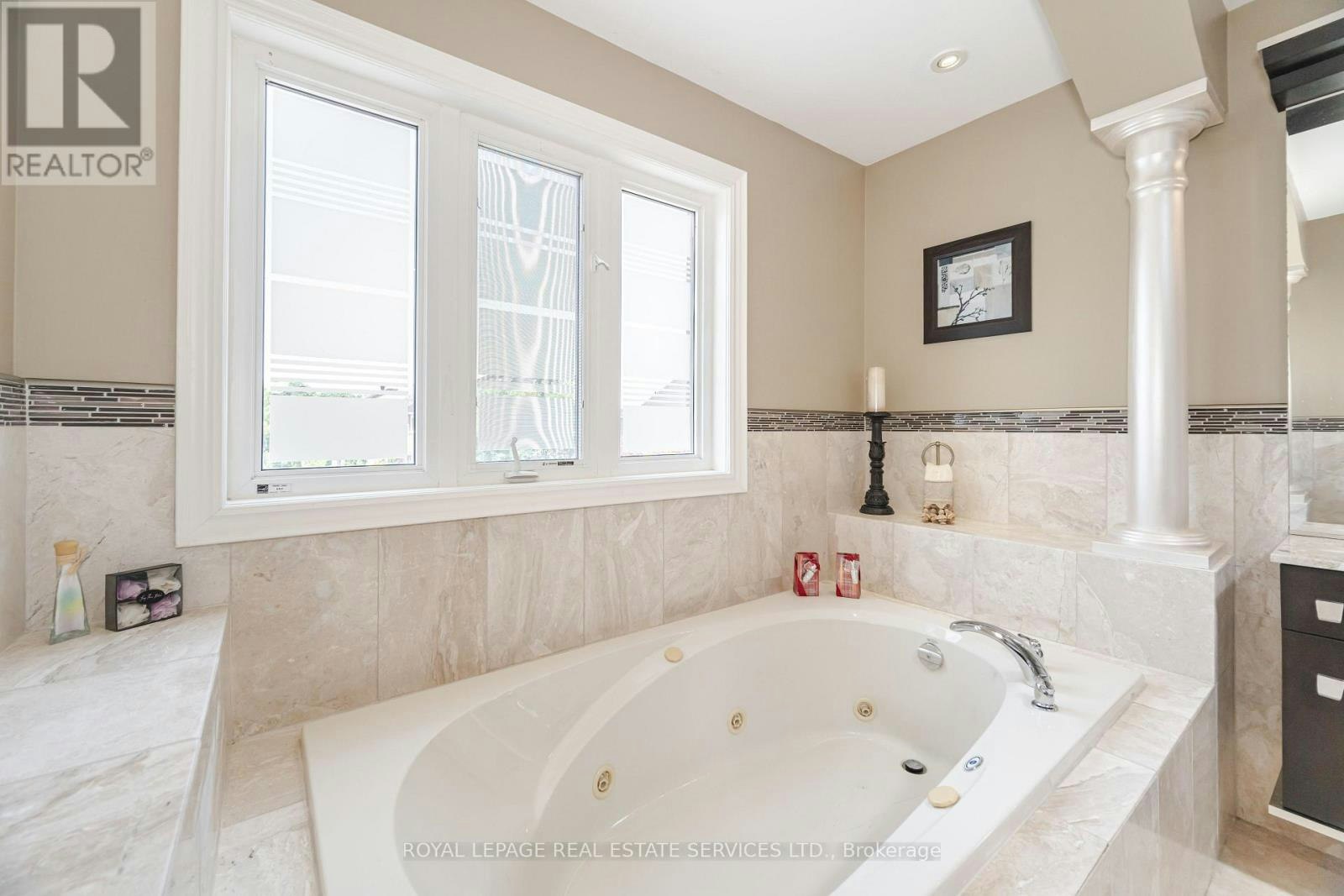 3809 Candlelight Drive, Mississauga, ON, L5M 8A8 - 29