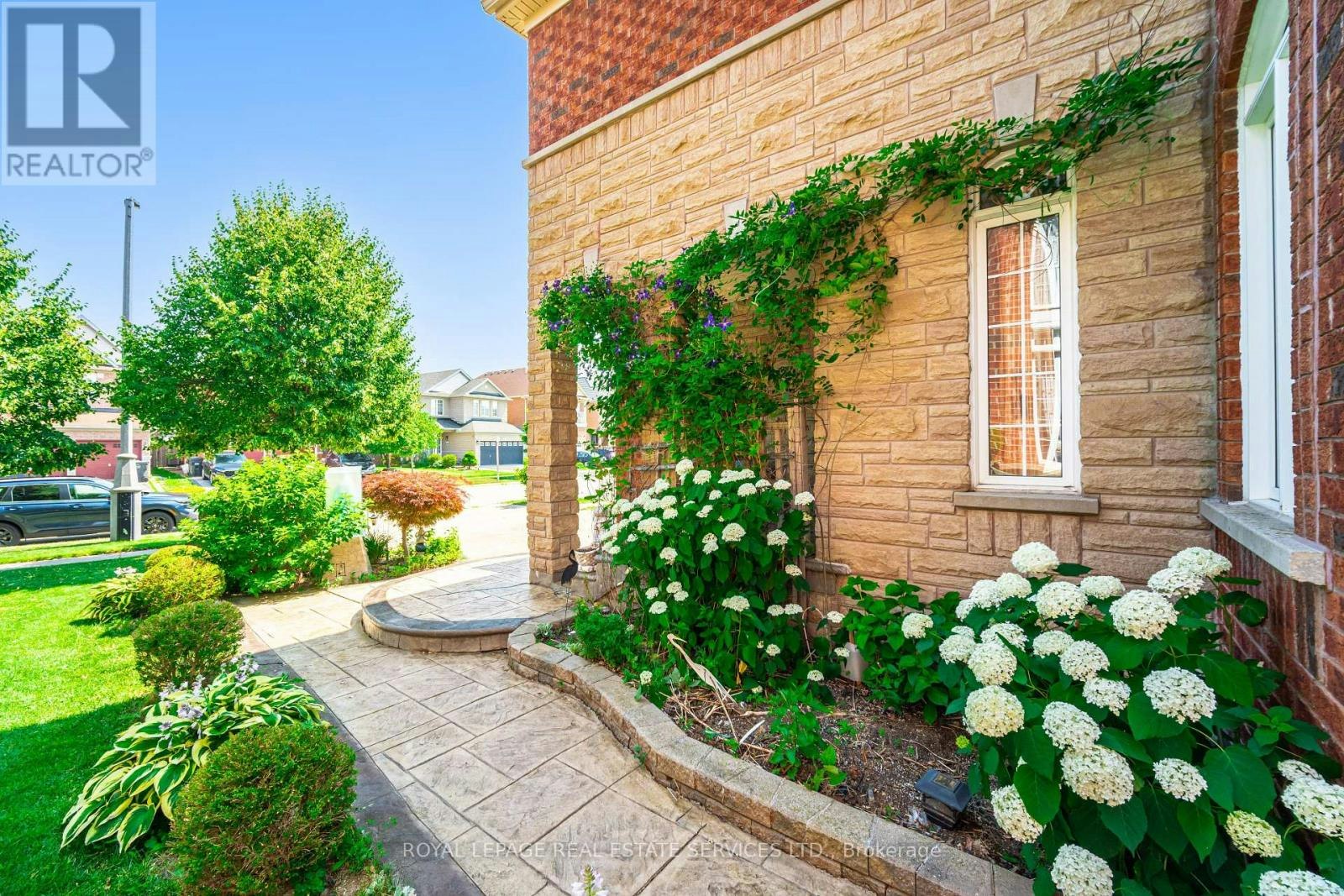 3809 Candlelight Drive, Mississauga, ON, L5M 8A8 - 4