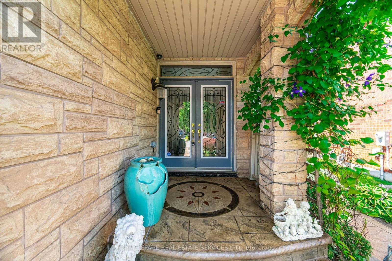 3809 Candlelight Drive, Mississauga, ON, L5M 8A8 - 5