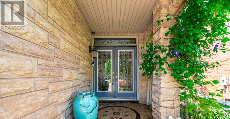 3809 Candlelight Drive, Mississauga, ON, L5M 8A8 - 5