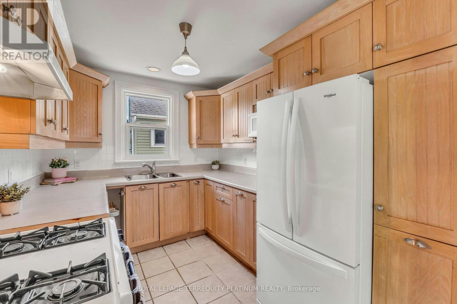 10 Locarno Avenue, Hamilton, ON, L8H 7H3 - 15