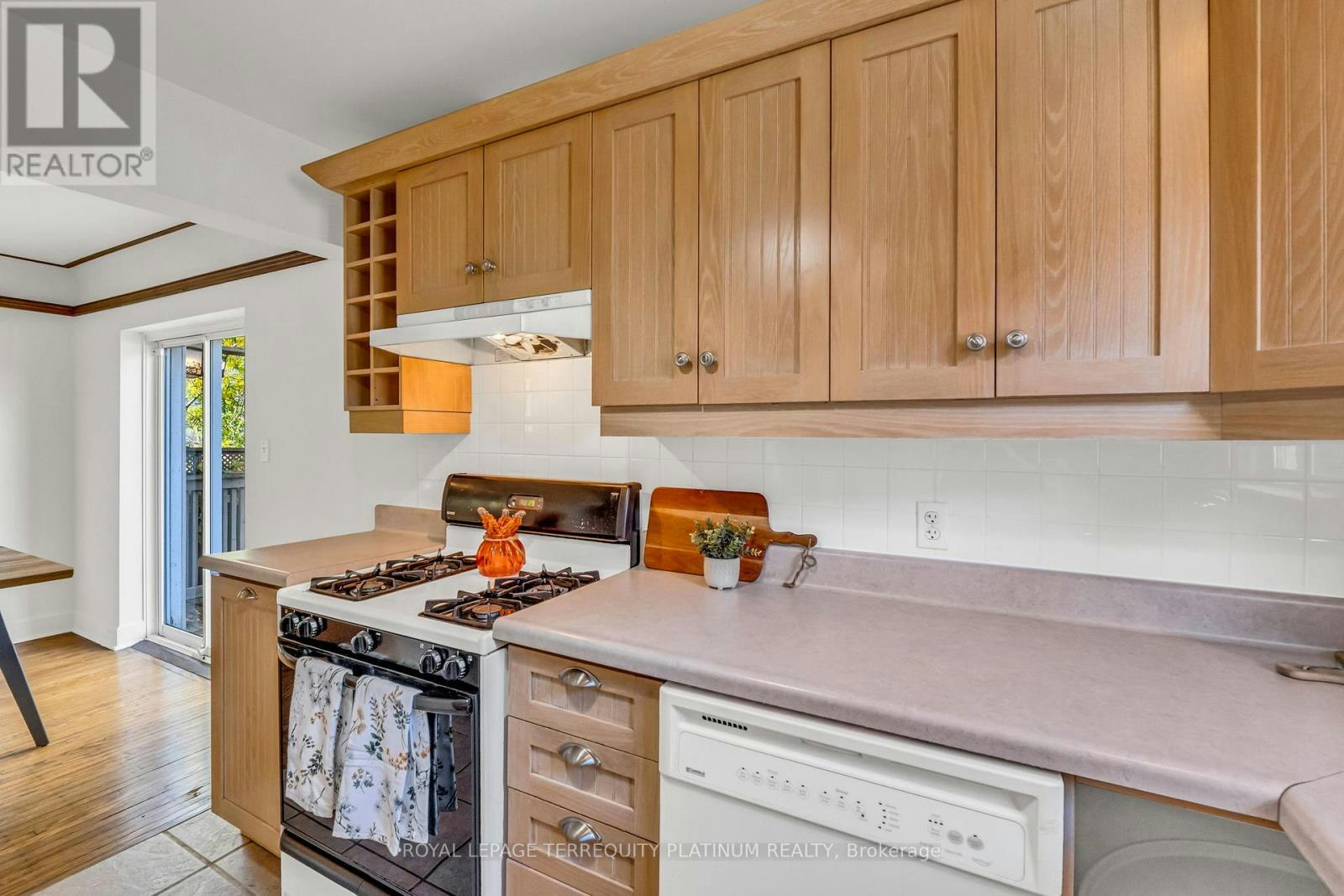 10 Locarno Avenue, Hamilton, ON, L8H 7H3 - 17