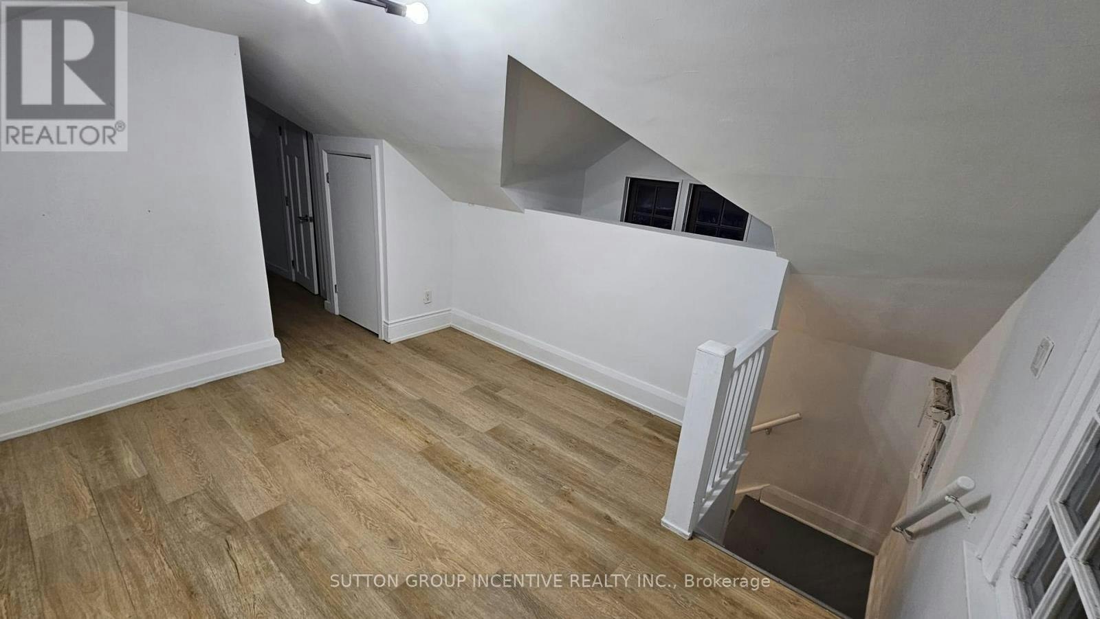 MAIN-233 Ellerslie Avenue, Toronto, ON, M2N 1Y3 - 9