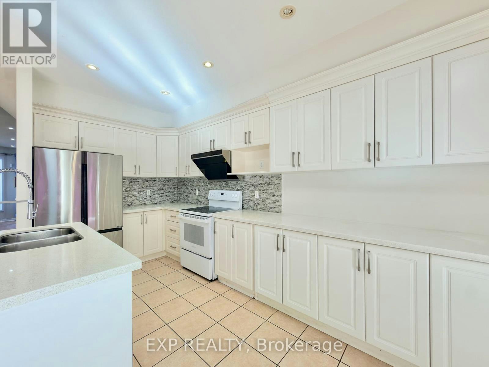 7 Davidoff Street, Markham, ON, L6E 1R2 - 8