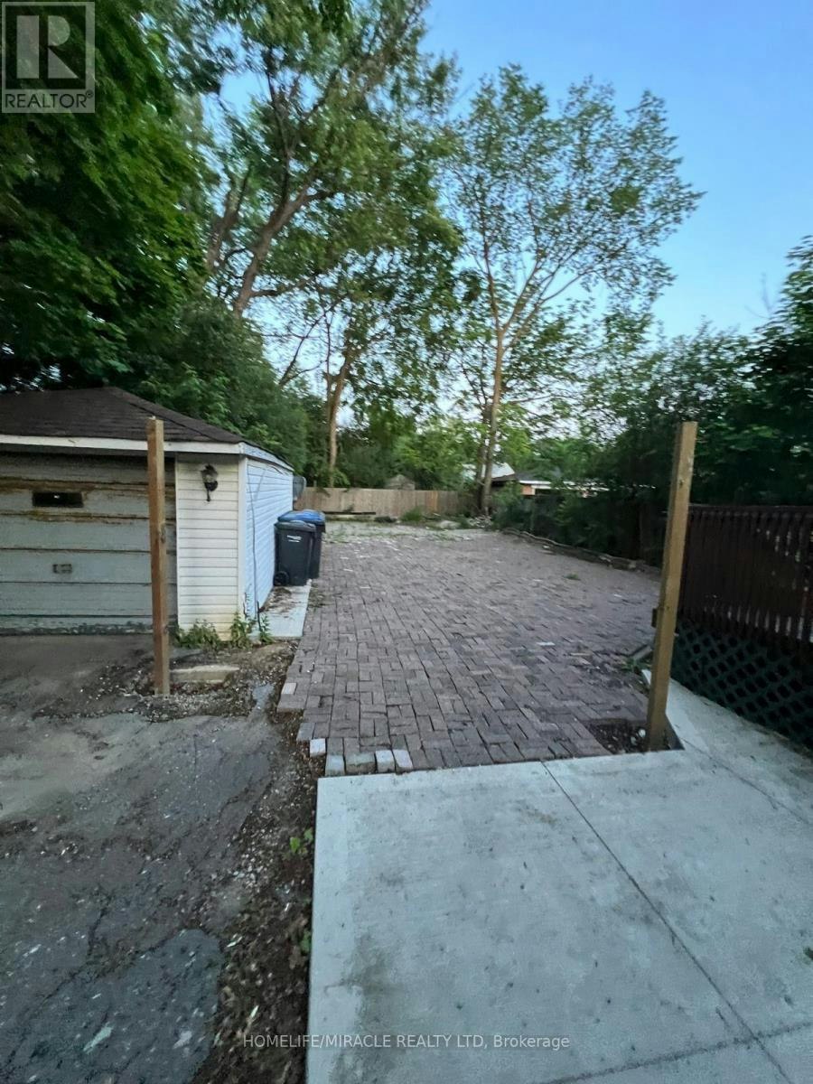 213 Queen Street W, Brampton, ON, L6Y 1M6 - 10