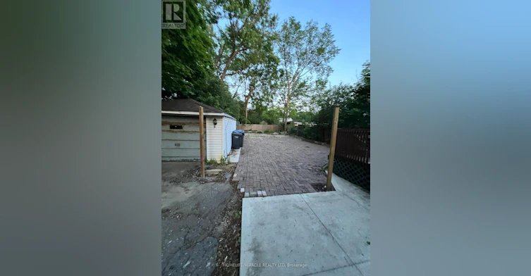 213 Queen Street W, Brampton, ON, L6Y 1M6 - 10