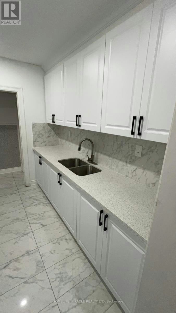 213 Queen Street W, Brampton, ON, L6Y 1M6 - 2