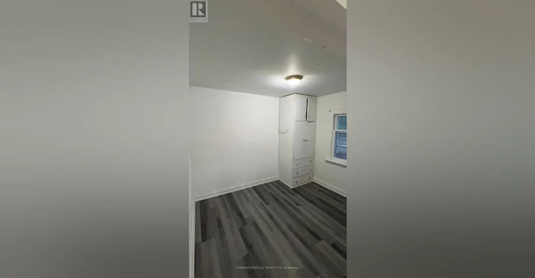 213 Queen Street W, Brampton, ON, L6Y 1M6 - 4
