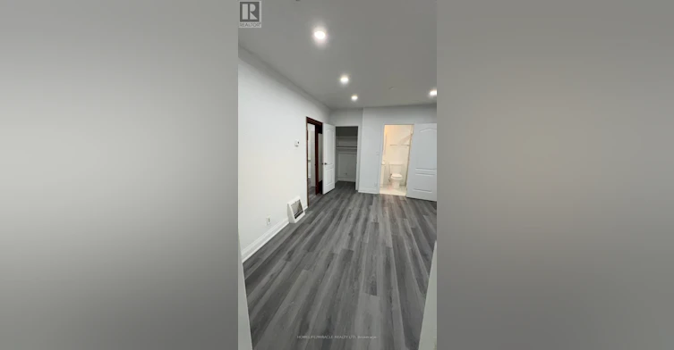 213 Queen Street W, Brampton, ON, L6Y 1M6 - 5