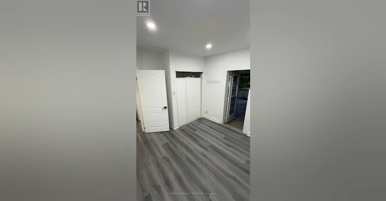 213 Queen Street W, Brampton, ON, L6Y 1M6 - 8
