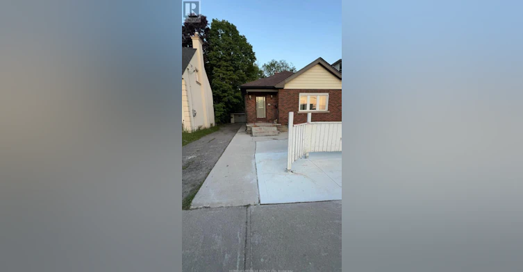 213 Queen Street W, Brampton, ON, L6Y 1M6 - 12