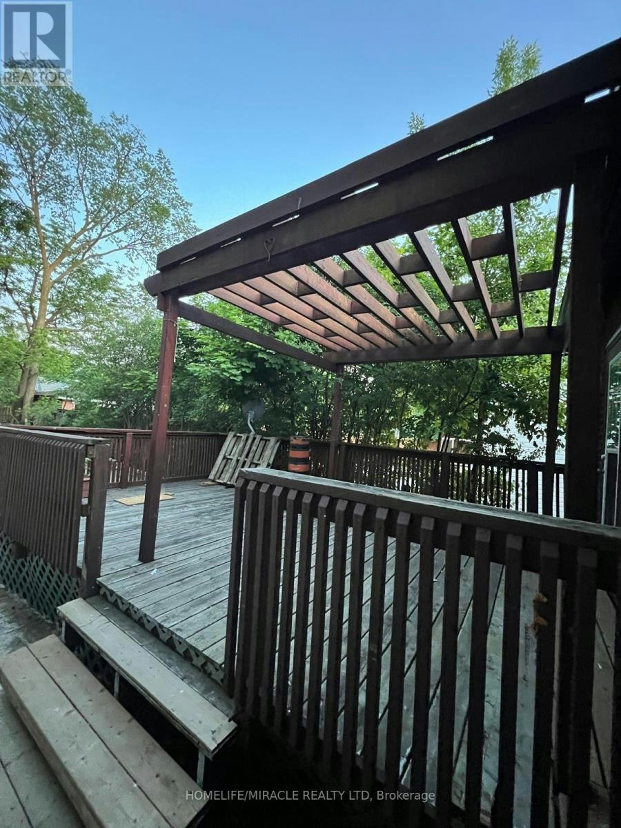 213 Queen Street W, Brampton, ON, L6Y 1M6 - 9