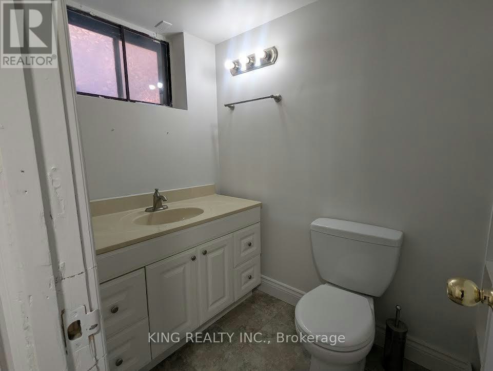15 Roxaline Street, Toronto, ON, M9P 2Y6 - 10