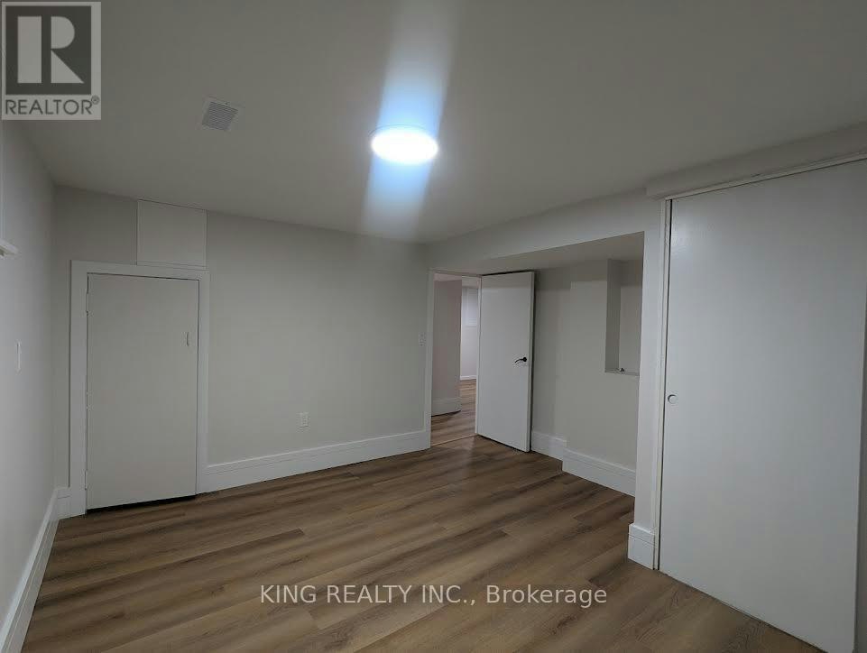 15 Roxaline Street, Toronto, ON, M9P 2Y6 - 15