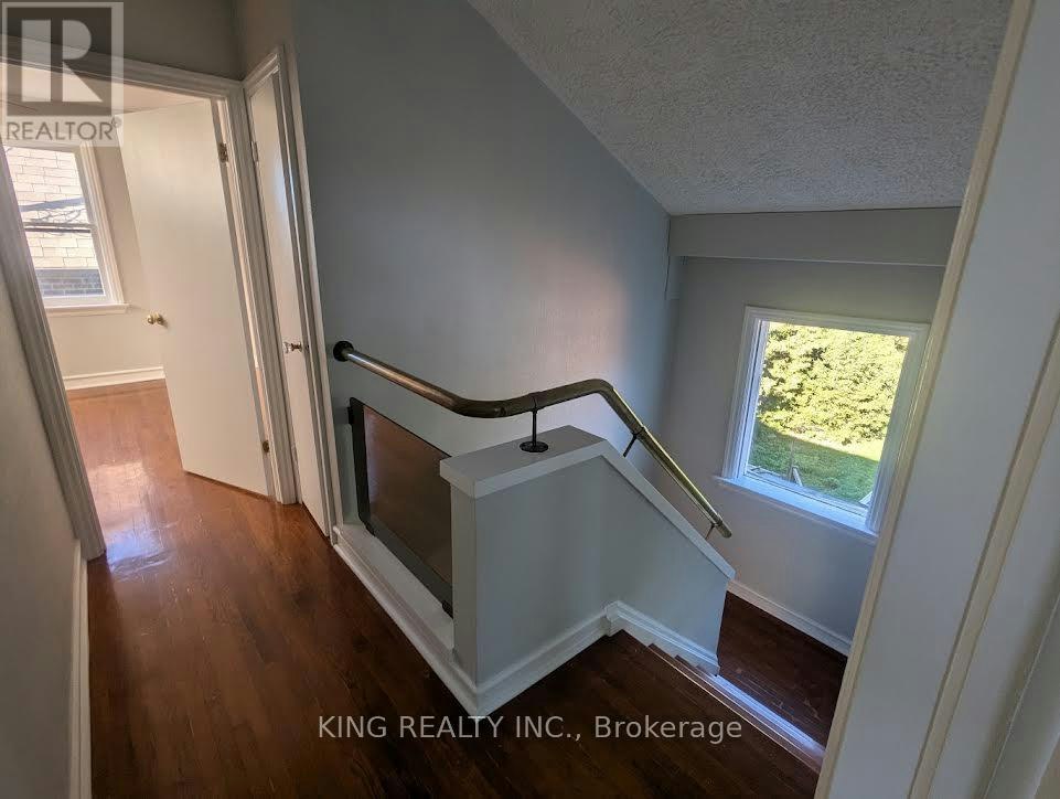 15 Roxaline Street, Toronto, ON, M9P 2Y6 - 11