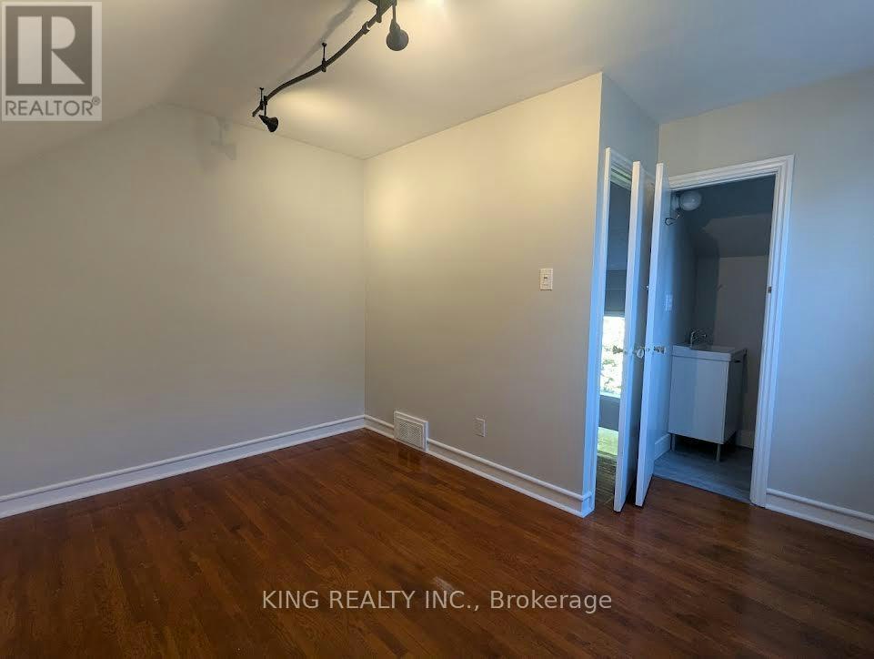 15 Roxaline Street, Toronto, ON, M9P 2Y6 - 9